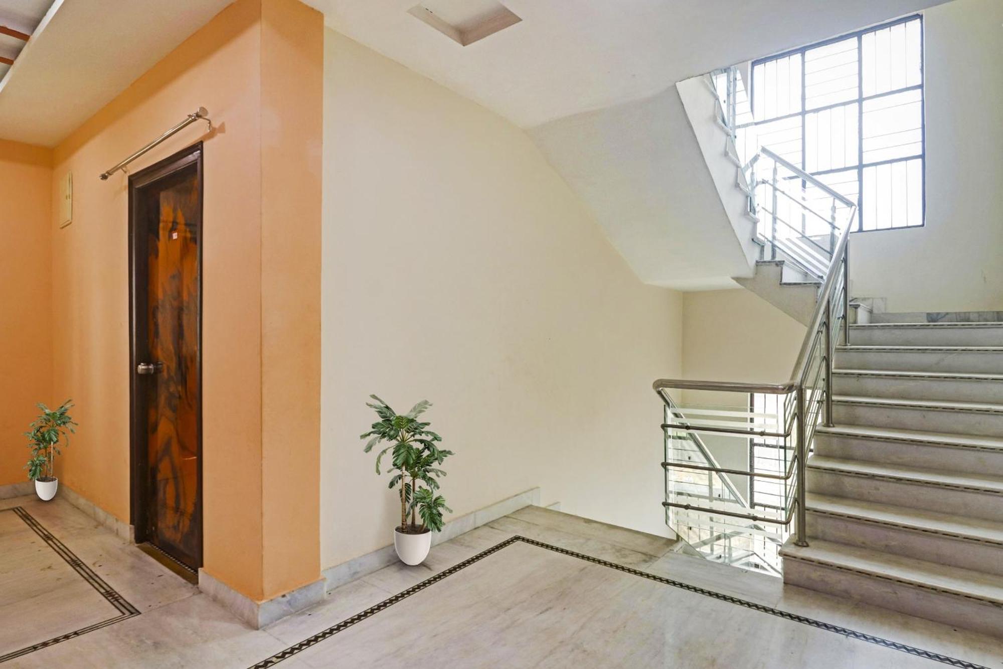 Hotel O Royal Stay Near Mantra Mall Haidar Sahibguda Bagian luar foto